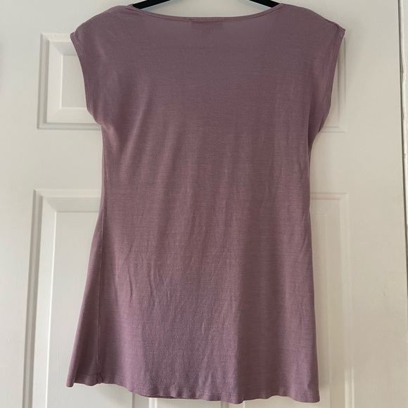 SLEEVELESS TOP SIZE LARGE EUC - Picture 2 of 4